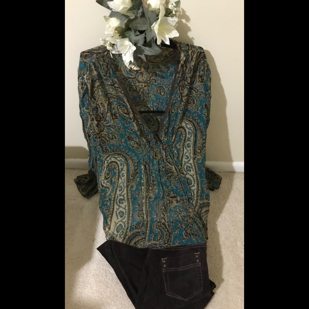 Maternity blouse & pants